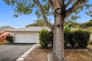 4533 NW 88th Terrace, Unit 1638 in Coral Springs, FL - Building Photo