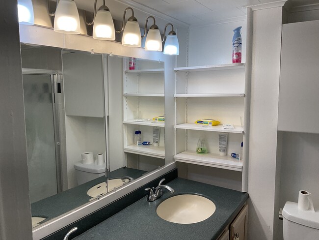 376 E Blackwell St in Dover, NJ - Foto de edificio - Building Photo