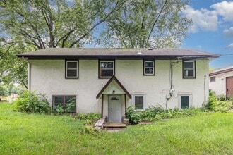 1208 82nd Ave N in Minneapolis, MN - Building Photo - Building Photo
