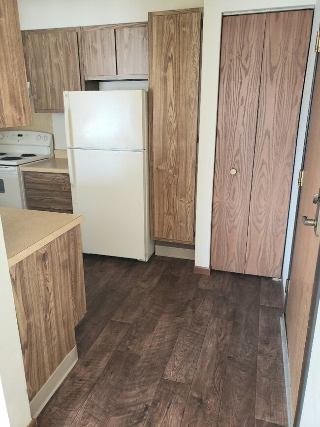 Parkview Apartments in Brownton, MN - Building Photo - Building Photo