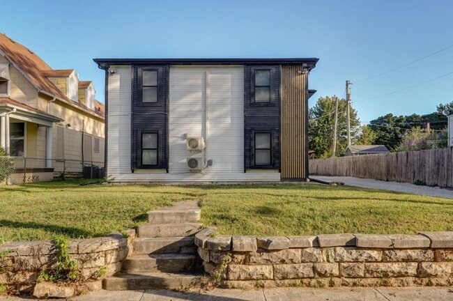 301 W State St in Springfield, MO - Building Photo - Building Photo