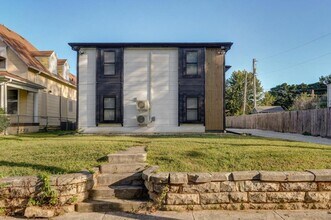 301 W State St in Springfield, MO - Building Photo - Building Photo