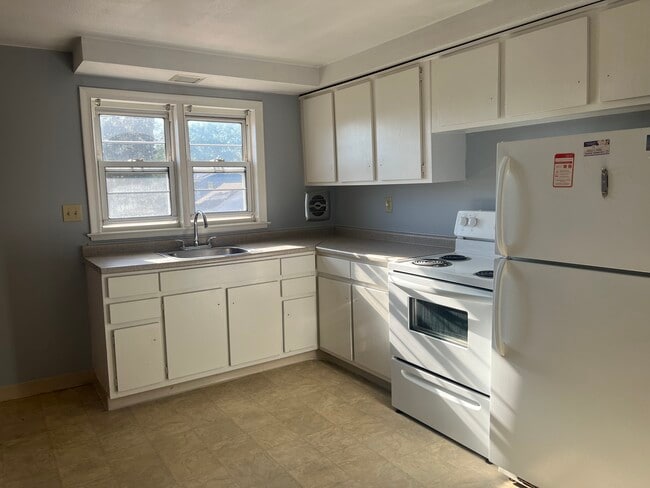 338 Park Ave, Unit B