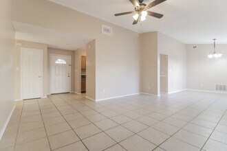 12013 Agana St in Orlando, FL - Building Photo - Building Photo