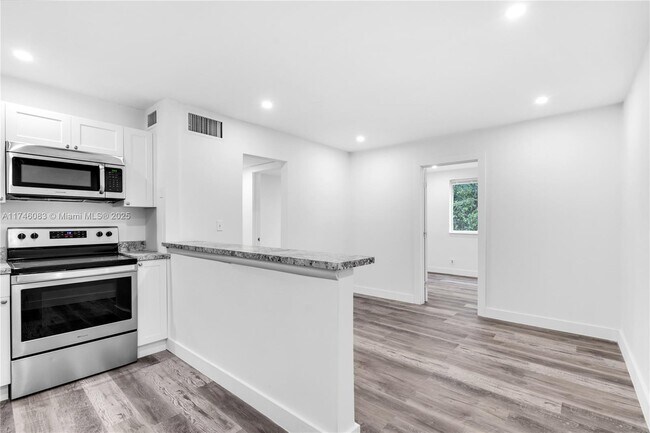 6445 NW 2nd Ave in Miami, FL - Building Photo - Building Photo