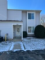 232 Fir Tree Ct in Evesham, NJ - Building Photo