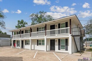 212 Centerville St NE, Unit 4 in Denham Springs, LA - Building Photo