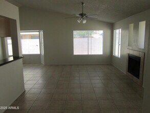 8820 W Greenbrian Dr in Peoria, AZ - Building Photo - Building Photo