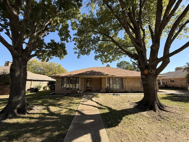 507 Crestview Dr in Grapevine, TX - Building Photo - Building Photo
