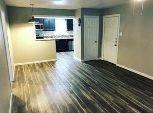3700 Pine Manor Ln in Dickinson, TX - Building Photo - Building Photo