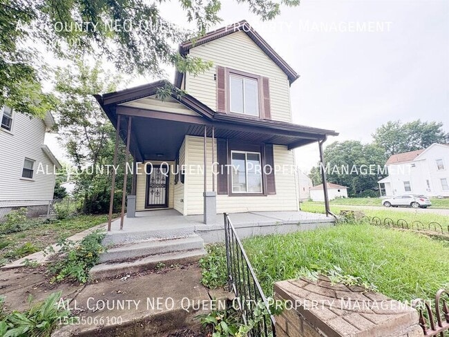 property at 105 S Irwin St
