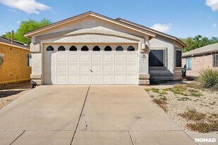 4660 S Valley Rd in Tucson, AZ - Building Photo