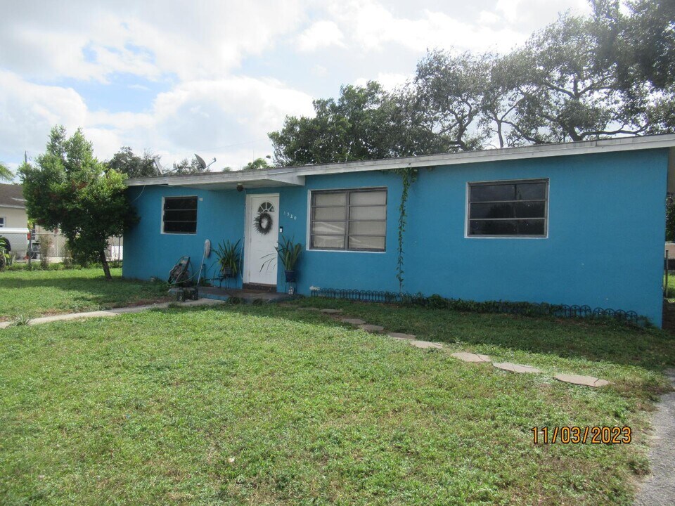 3520 NW 208th St in Miami Gardens, FL - Building Photo