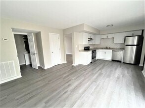 107 Villa Dr in Jacksonville, NC - Building Photo - Building Photo