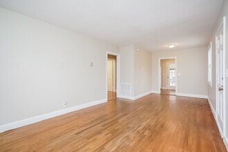 1310 Venus Dr in Nashville, TN - Building Photo - Building Photo