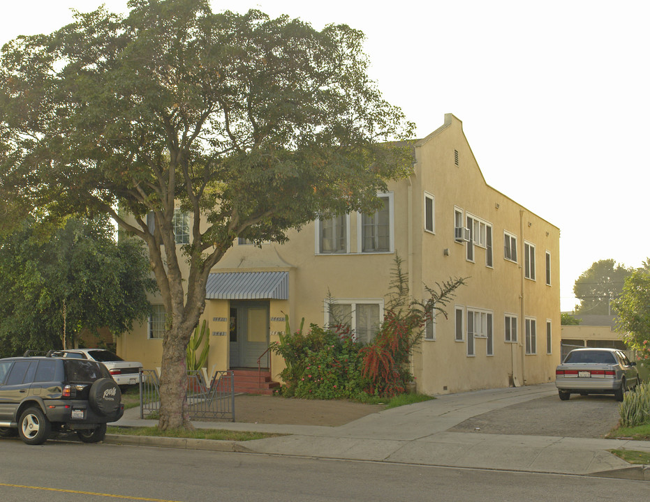 1443 N Bronson Ave in Los Angeles, CA - Building Photo