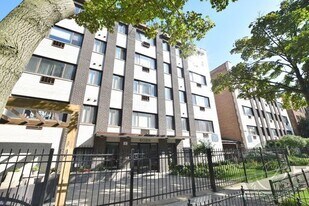 6021 N Winthrop Ave in Chicago, IL - Building Photo