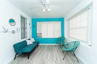 1215 NE 127th St in North Miami, FL - Building Photo - Building Photo