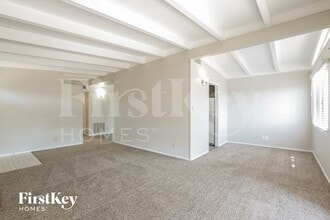 333 S Mallard St in Las Vegas, NV - Building Photo - Building Photo