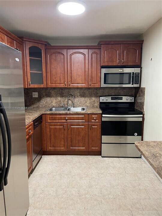14150 SW 84th St in Miami, FL - Building Photo
