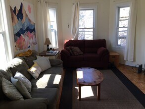 34 Elm St, Unit 2 in Somerville, MA - Building Photo - Building Photo