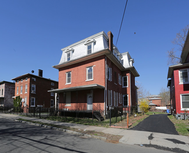 63 Wadsworth St in Hartford, CT - Foto de edificio - Building Photo