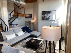 215 W Maple St, Unit Prime Industrial Condo fo in Milwaukee, WI - Building Photo