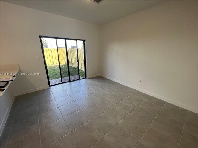 11779 SW 247th Ter in Princeton, FL - Building Photo - Building Photo