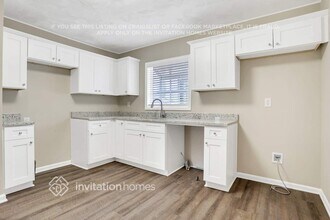 3410 Ravenswood Dr SW, Unit 211 in Atlanta, GA - Foto de edificio - Building Photo