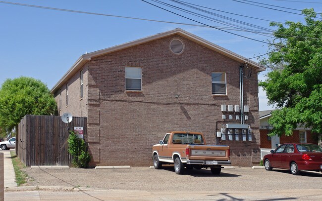 2323 Main St in Lubbock, TX - Building Photo - Building Photo