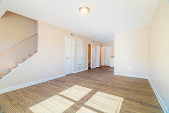 Bloomfield Townhomes in Macon, GA - Foto de edificio - Building Photo