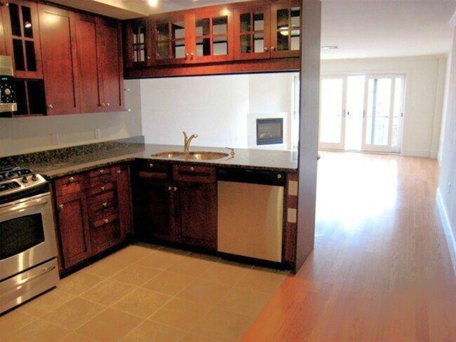 155 Beacon St, Unit 2
