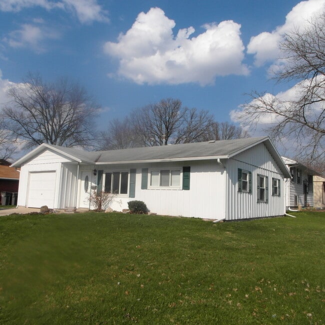 1720 Brookwood Dr in Lima, OH - Building Photo - Building Photo