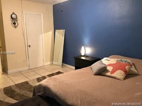 7487 SW 82nd St-Unit -C203 in Miami, FL - Foto de edificio - Building Photo