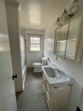 133 Gordon Dr in Weems, VA - Building Photo - Building Photo