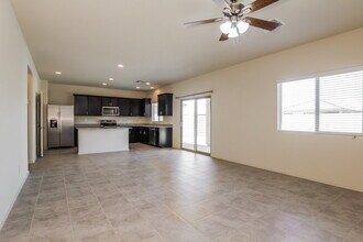 24398 W Flores Dr in Buckeye, AZ - Building Photo - Building Photo