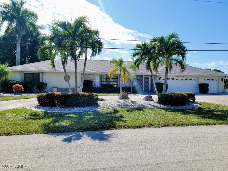 1708 SE 44th St in Cape Coral, FL - Building Photo