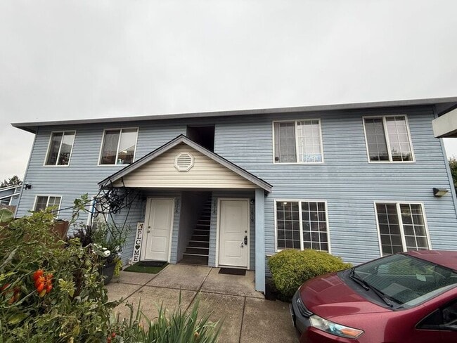 1019 Boedies Dr in Silverton, OR - Building Photo - Building Photo