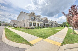 531 Swanholme Dr in Murfreesboro, TN - Building Photo - Building Photo