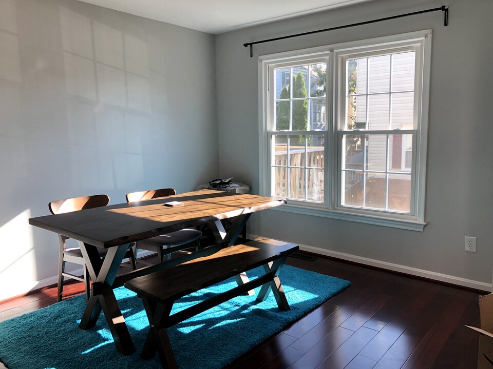 5856 Watermark Cir, Unit UL 2 in Centreville, VA - Building Photo