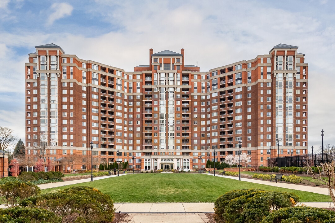 The Wisconsin in Rockville, MD - Building Photo