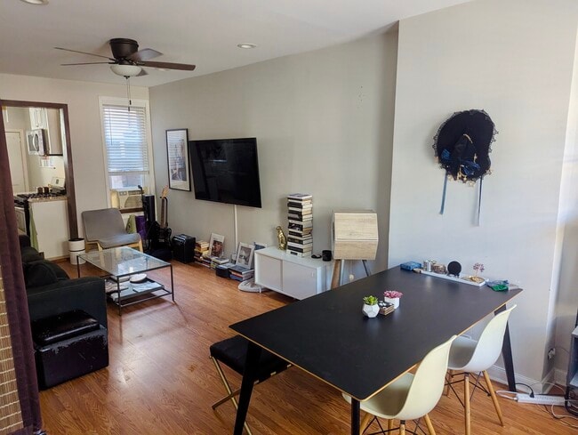 1718 McClellan St in Philadelphia, PA - Foto de edificio - Building Photo