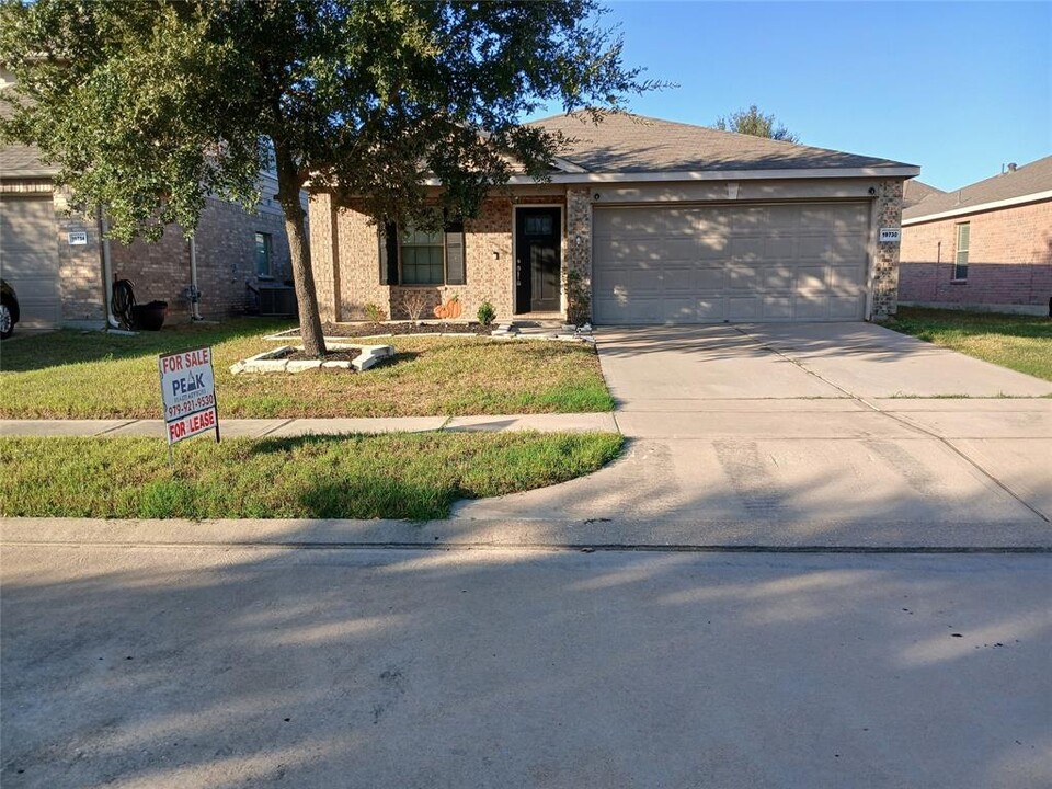 19730 Dayton Springs Dr in Cypress, TX - Building Photo