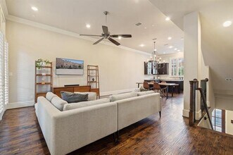 675 S Cesar Chavez Blvd in Dallas, TX - Building Photo - Building Photo