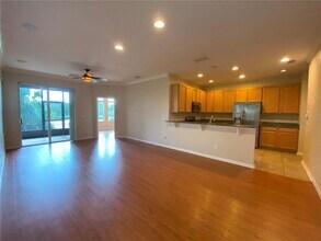 5338 Tattinger Ln in Oviedo, FL - Foto de edificio - Building Photo