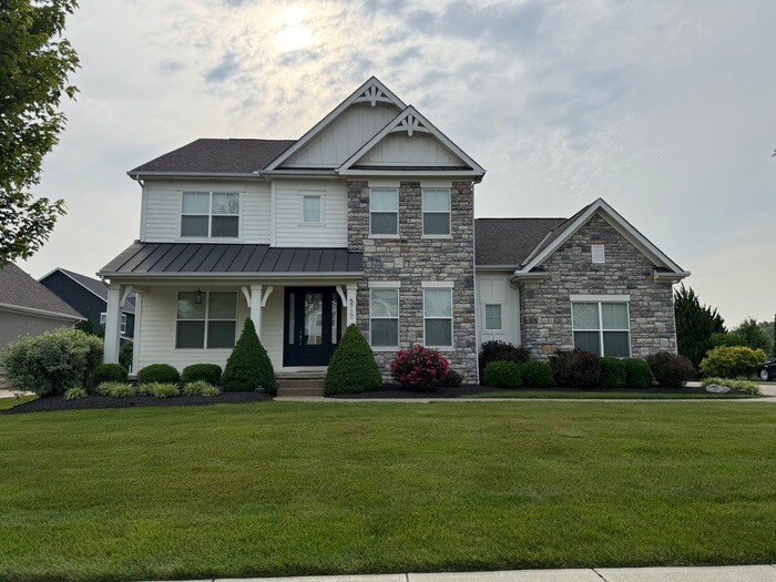 5717 Ludington Dr in Lewis Center, OH - Building Photo