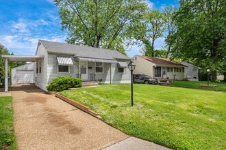 247 Midlothian Rd in St. Louis, MO - Building Photo - Building Photo