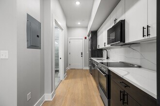 872 Broadway in Somerville, MA - Building Photo - Building Photo