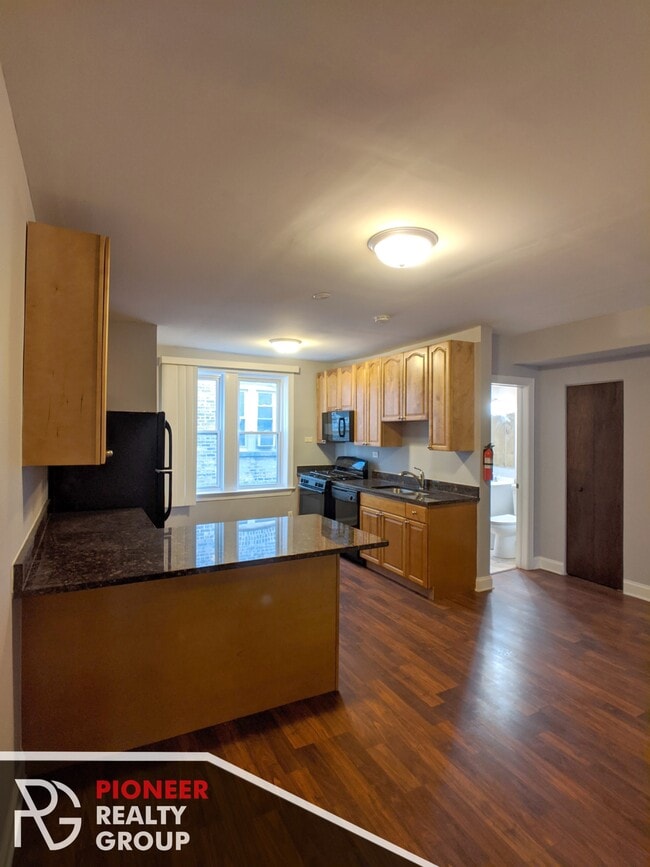 5029 N Harding Ave, Unit 5029-1W
