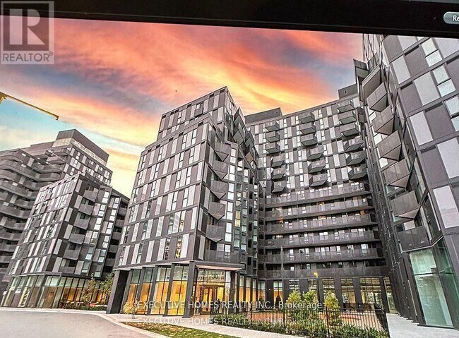 property at 30 Tretti Wy